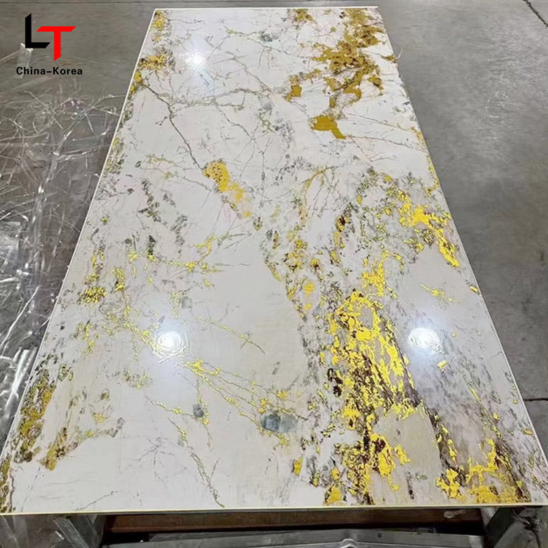 Waterdichte 1220×2440mm 3mm PVC UV-plaat voor binnenwandpaneeldecoratie met hoogglansafwerking voor huiskantoorontwerpdecor