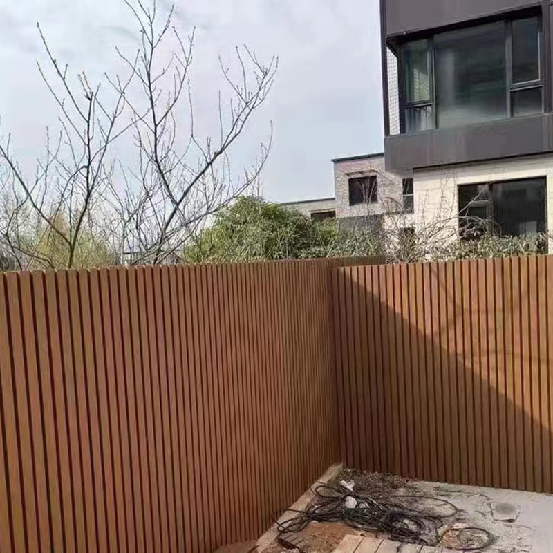 Co-extrusie Decoratief hekwerk Weerbestendig WPC-composiet Privacy Tuinhek Zonbestendig Slijtvast Anti-termiet Eenvoudig te installeren